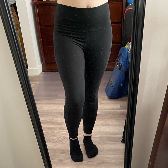 High Waist Leggings - Picture 1 of 4